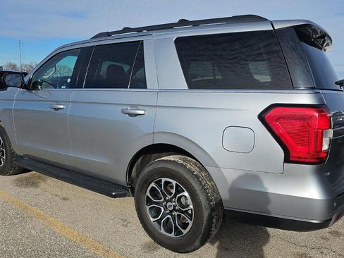 Used 2024 Ford Expedition XLT image 7