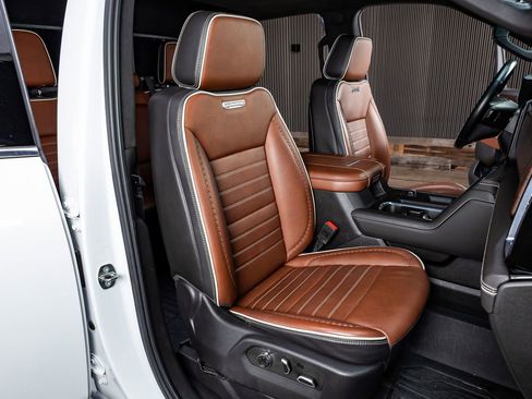 Used 2024 GMC Sierra 2500 Denali Ultimate image 31