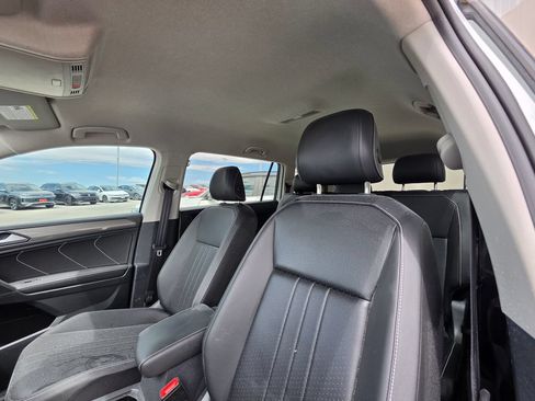 Used 2024 Volkswagen Tiguan SE FWD image 13