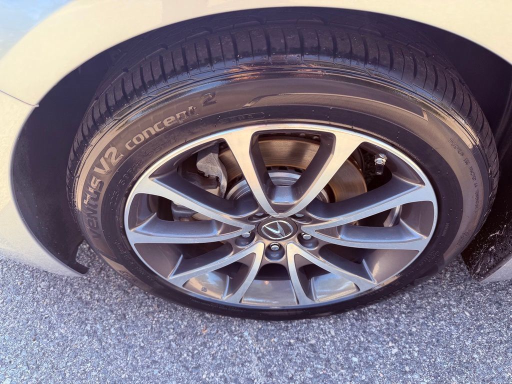 Used 2017 Acura TLX w/ Technology Package FWD image 15