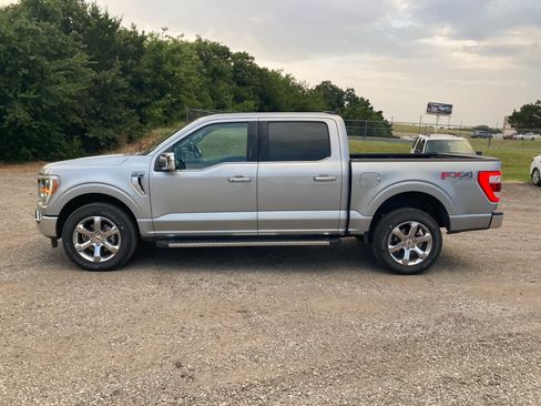 Used 2021 Ford F150 Lariat w/ Equipment Group 502A High AWD/4WD image 2