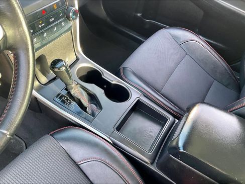 Used 2016 Toyota Camry SE image 16