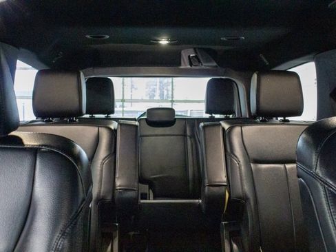 Used 2021 Ford Expedition XLT image 6