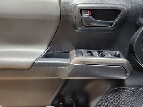 Used 2022 Toyota Tacoma SR5 RWD image 42