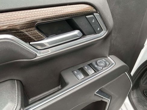 Used 2025 Chevrolet Silverado 1500 LT AWD/4WD image 18