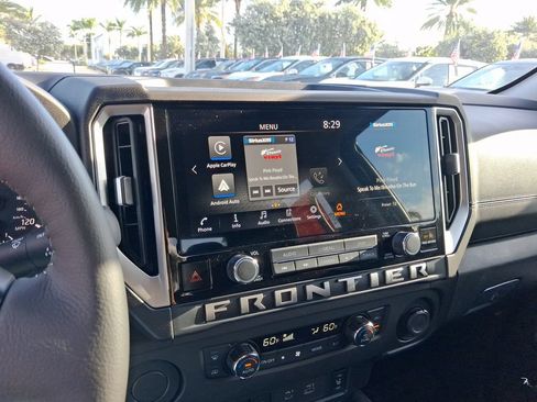 Used 2025 Nissan Frontier SV w/ SV Convenience Package RWD image 26
