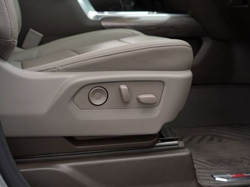 Used 2023 Chevrolet Silverado 1500 LTZ w/ LTZ Premium Package image 31