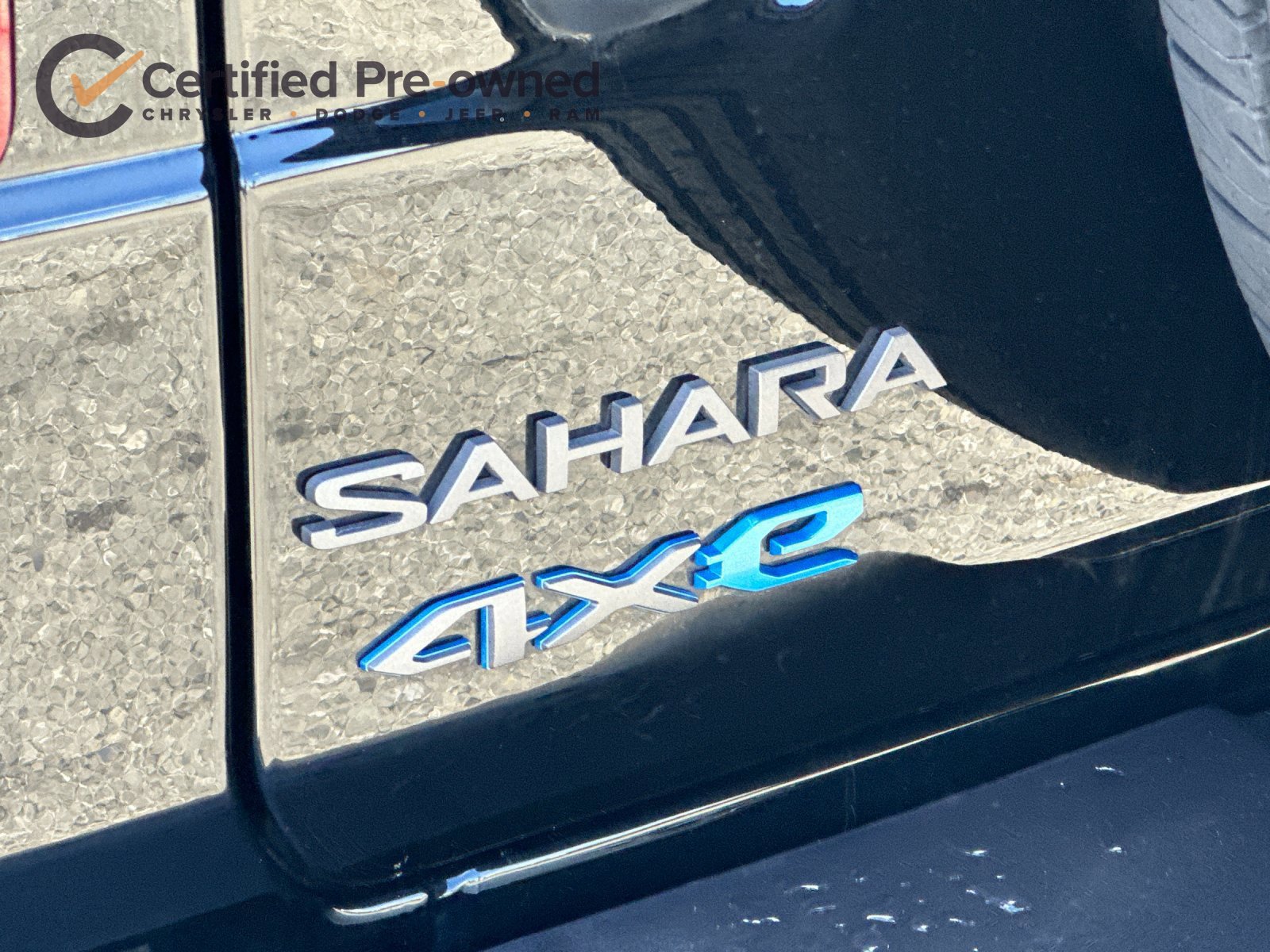 Used 2025 Jeep Wrangler Unlimited Sahara AWD/4WD image 27