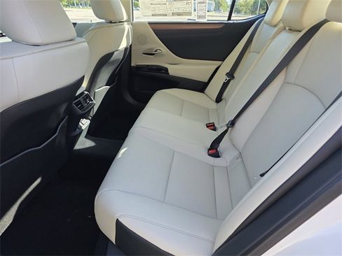 New 2025 Lexus ES 350 w/ Premium Package image 17