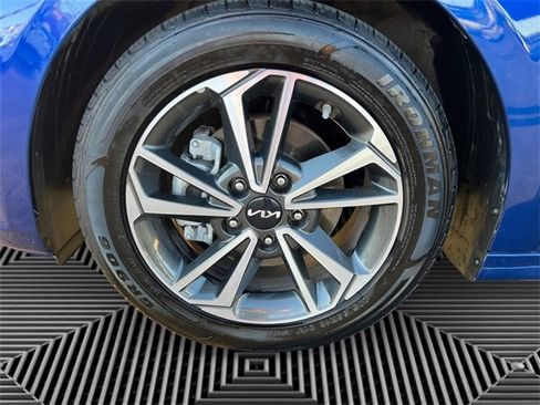 Used 2023 Kia Forte LXS image 11