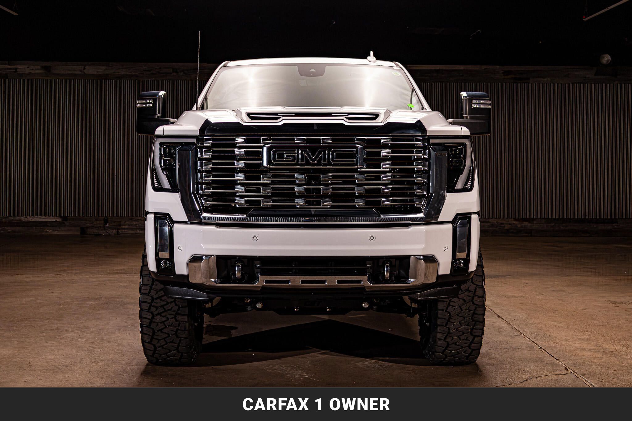 Used 2025 GMC Sierra 2500 Denali w/ Denali Reserve Package AWD/4WD image 4