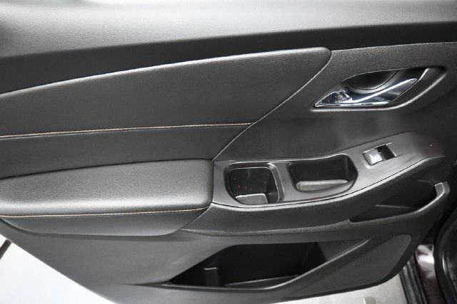 Used 2020 Chevrolet Traverse LT FWD image 20