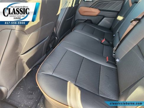 Used 2025 GMC Canyon AT4 w/ Nightfall Edition image 28