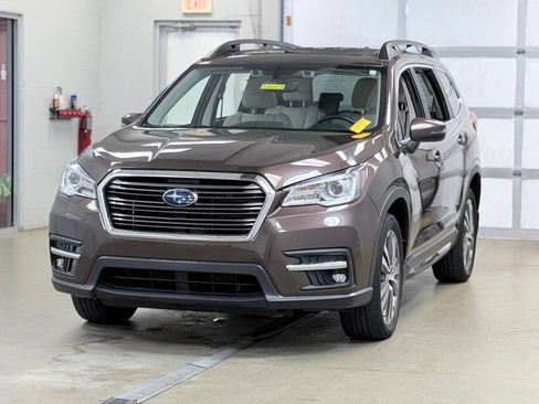 Used 2020 Subaru Ascent Limited w/ Technology Package AWD/4WD image 3