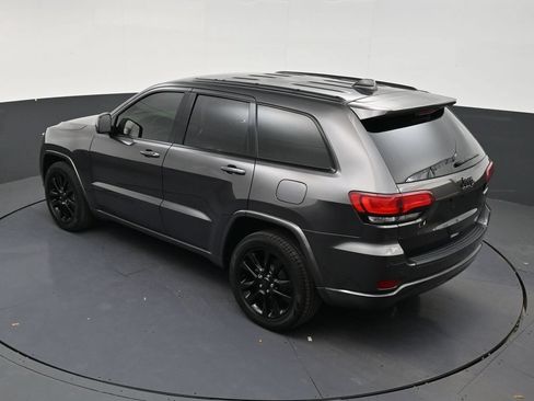 Used 2019 Jeep Grand Cherokee Altitude RWD image 14