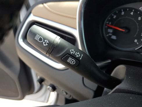 Used 2024 Chevrolet Equinox Premier image 24