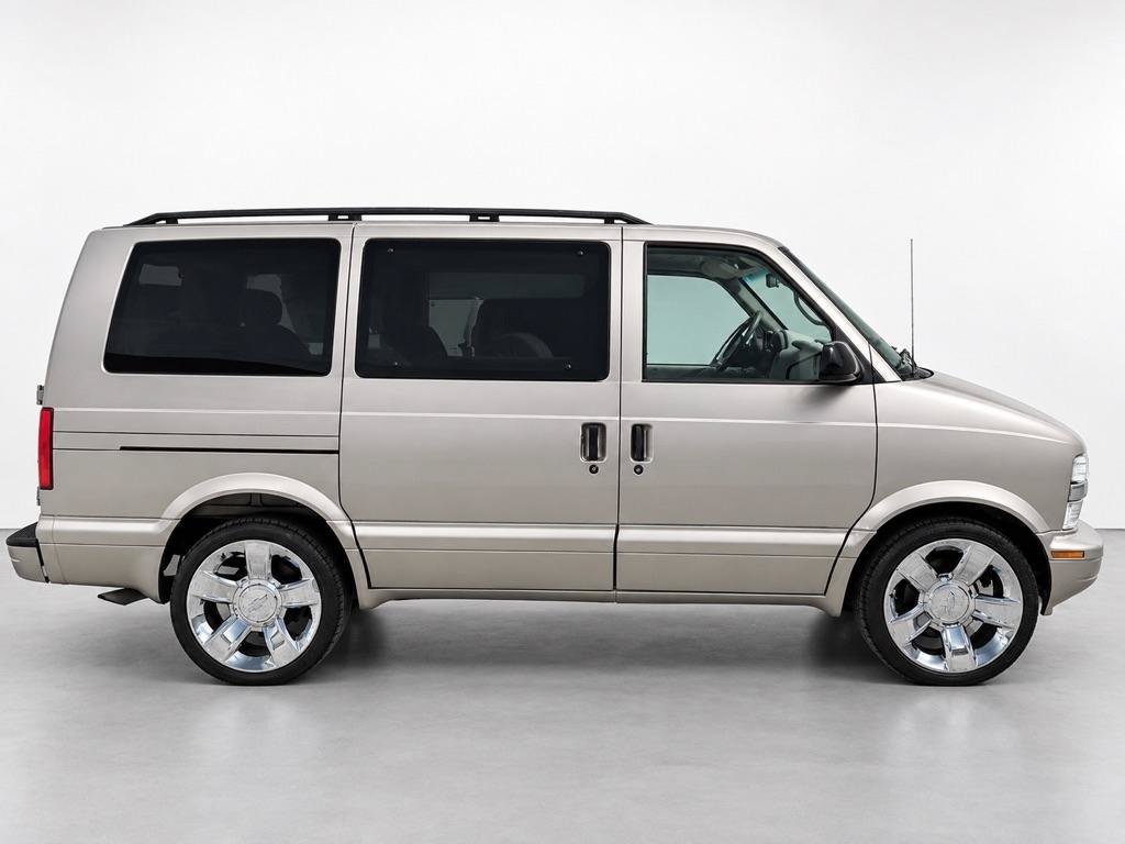 Used 2004 Chevrolet Astro w/ LS Preferred Equipment Group RWD image 2
