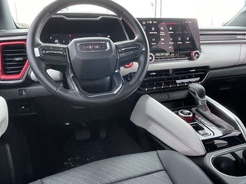 Certified 2024 GMC Canyon AT4X image 9