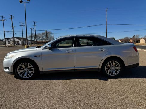 Used 2014 Ford Taurus Limited image 9