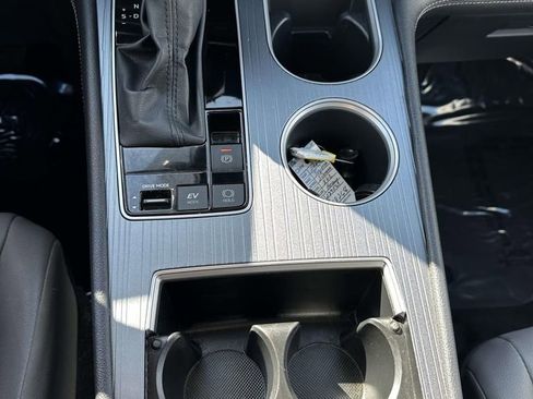 Used 2025 Toyota Sienna XLE image 21