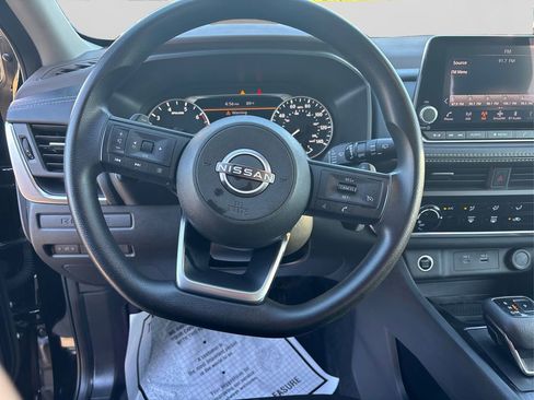 Used 2023 Nissan Rogue S image 23