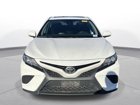 Used 2019 Toyota Camry SE image 3