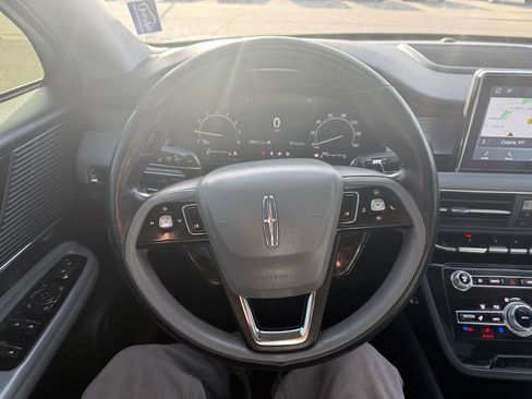 Used 2021 Lincoln Corsair AWD w/ Premium Package image 11