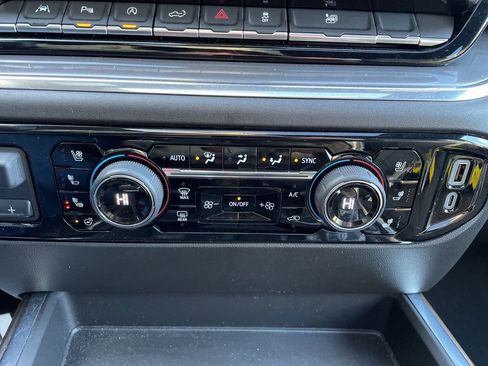 Used 2024 Chevrolet Silverado 1500 High Country image 24