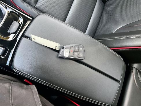 Used 2023 Buick Envision Essence w/ Sport Touring Package image 31