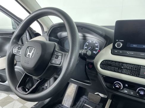Used 2023 Honda HR-V LX image 27