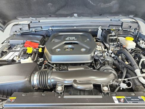 Used 2021 Jeep Wrangler Unlimited Sahara w/ LED Lighting Group image 17