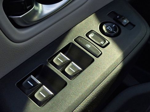 Certified 2023 Honda Pilot LX image 27