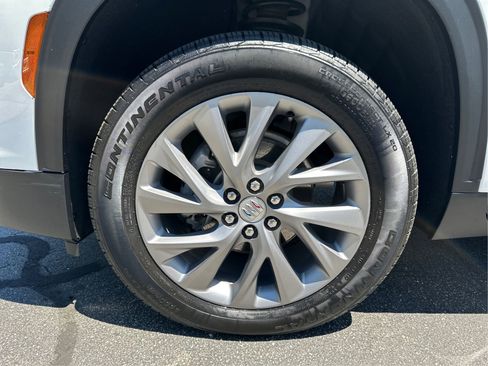 Used 2025 Buick Enclave Preferred AWD/4WD image 24