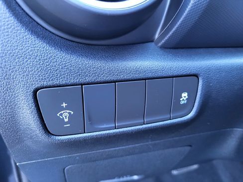 Used 2018 Hyundai Kona SE image 35