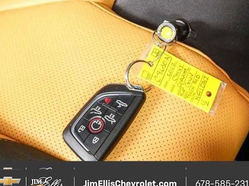 Used 2022 Chevrolet Corvette Stingray Premium Conv w/ Z51 Performance Package image 40