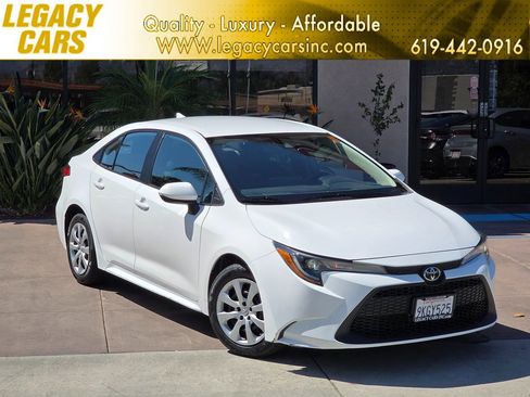 Used 2022 Toyota Corolla LE image 1