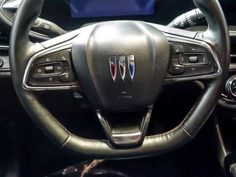 Used 2025 Buick Envista Sport Touring w/ Convenience I Package FWD image 19