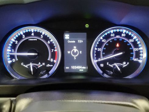 Used 2019 Toyota Highlander XLE AWD/4WD image 32