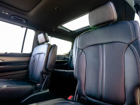 Used 2024 Jeep Wagoneer Series II w/ Convenience Group I AWD/4WD image 38