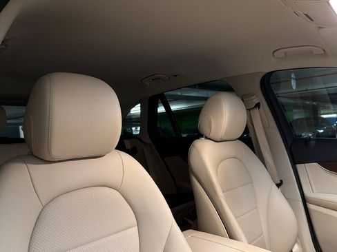 Used 2022 Mercedes-Benz GLC 300 4MATIC image 16