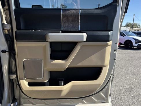 Used 2017 Ford F250 Lariat w/ Chrome Package image 24