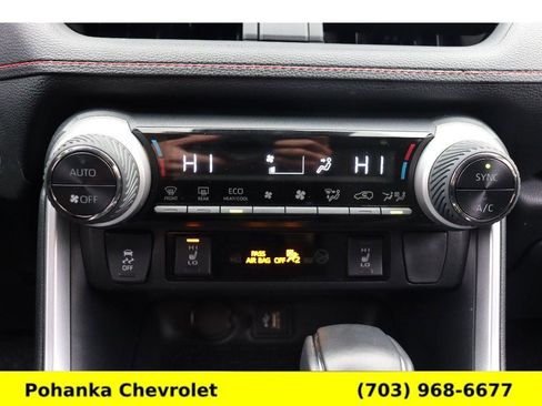 Used 2024 Toyota RAV4 SE image 16