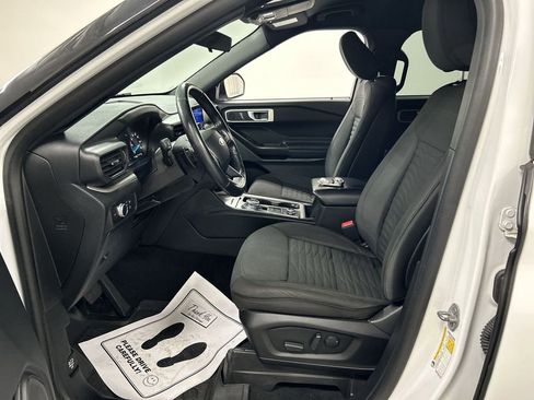 Used 2020 Ford Explorer XLT w/ Comfort Package image 9