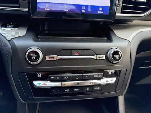 Used 2020 Ford Explorer XLT w/ Equipment Group 202A image 20