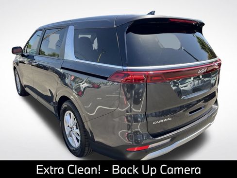 Used 2024 Kia Carnival LX FWD image 5