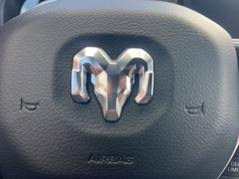 Used 2019 RAM 1500 Big Horn image 38