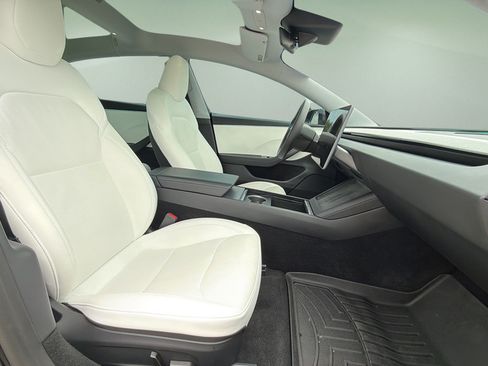 Used 2024 Tesla Model 3 Standard Range RWD image 11