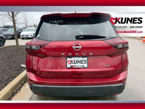 Used 2025 Nissan Rogue SV image 5