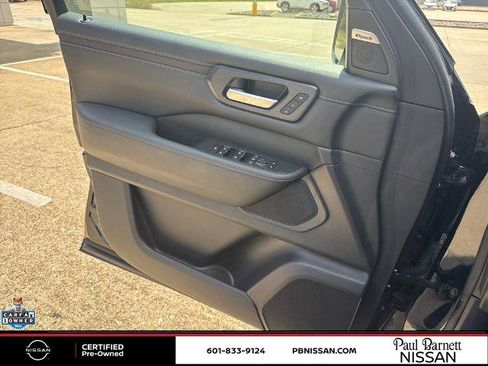 Certified 2025 Nissan Armada SL w/ Captain's Chari Seat Package RWD image 23