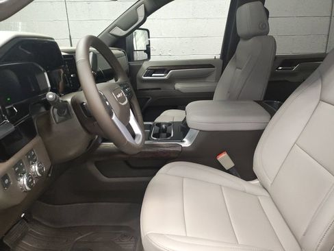New 2026 GMC Sierra 2500 SLT AWD/4WD image 22